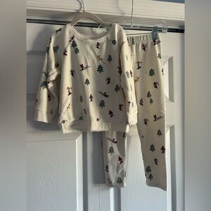 Velour Matching set with Skiing Scene